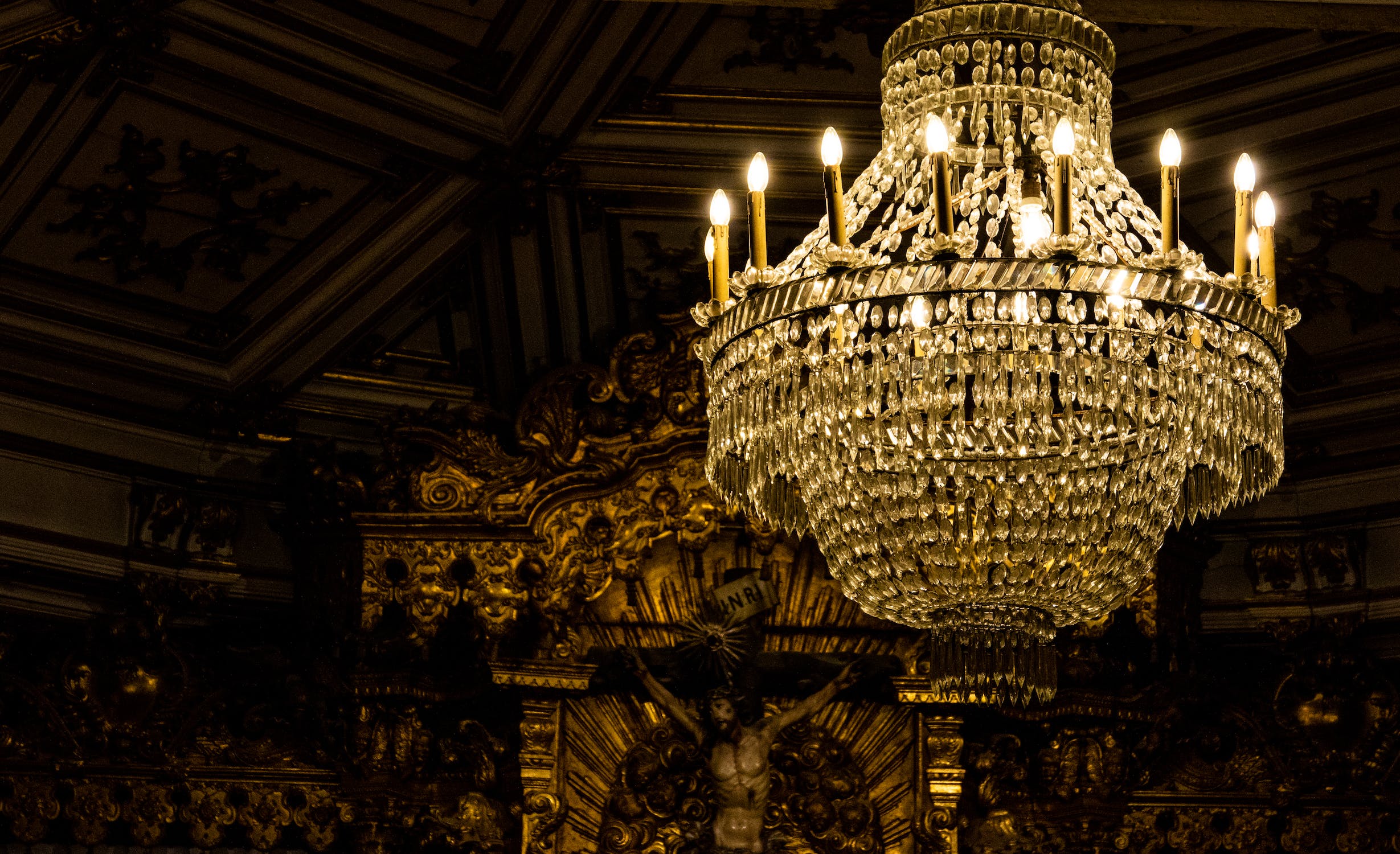 Top Tips for Chandelier Placement in Any Size Home Luxury Lighting Boutique