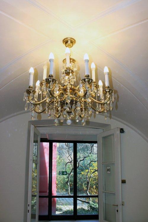 Avior 12 Light Traditional Brass Crystal Chandelier - Wranovsky - Luxury Lighting Boutique