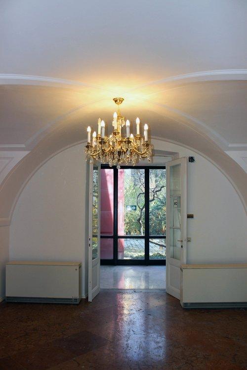 Avior 12 Light Traditional Brass Crystal Chandelier - Wranovsky - Luxury Lighting Boutique