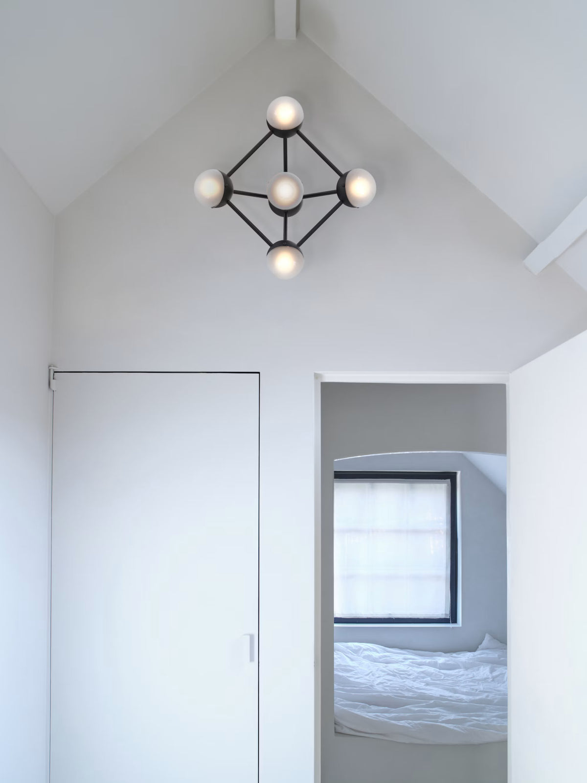 Molecule 5 Wall Sconce – Schwung