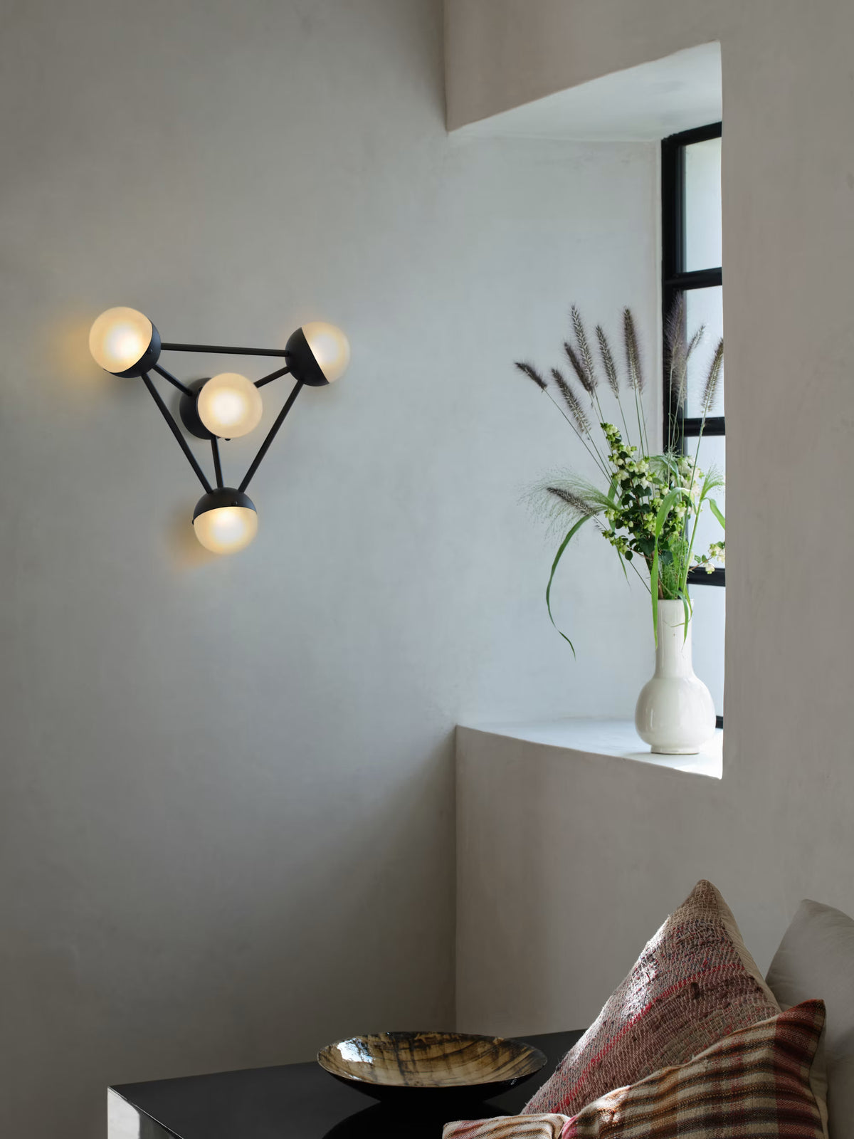 Molecule 4 Wall Sconce – Schwung