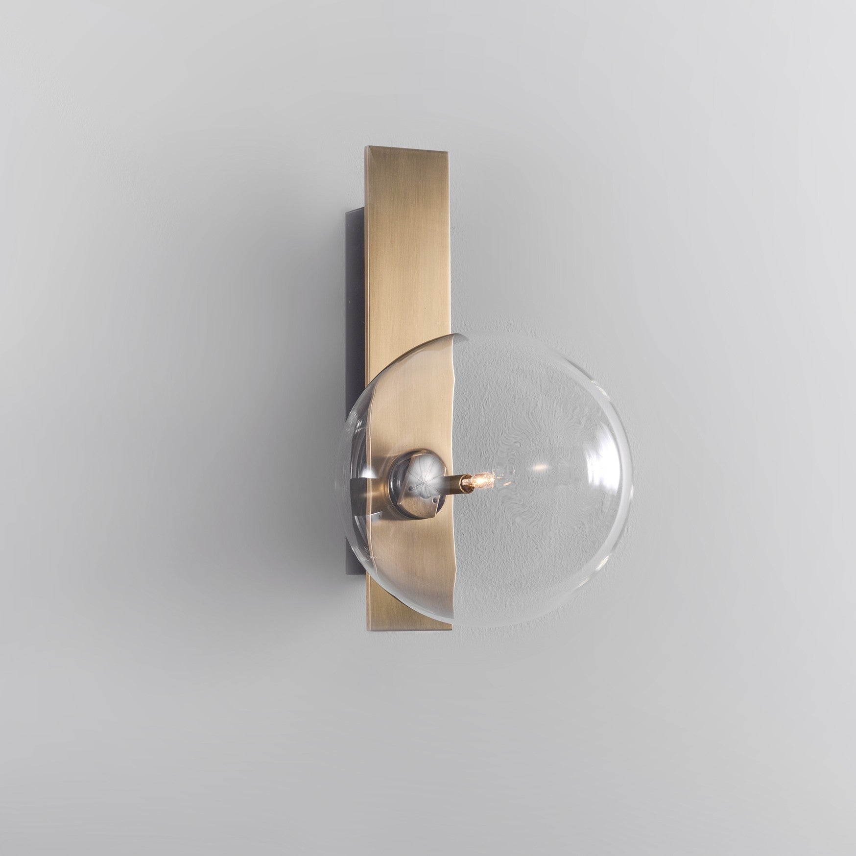Oslo Single Wall Sconce - Schwung - Luxury Lighting Boutique