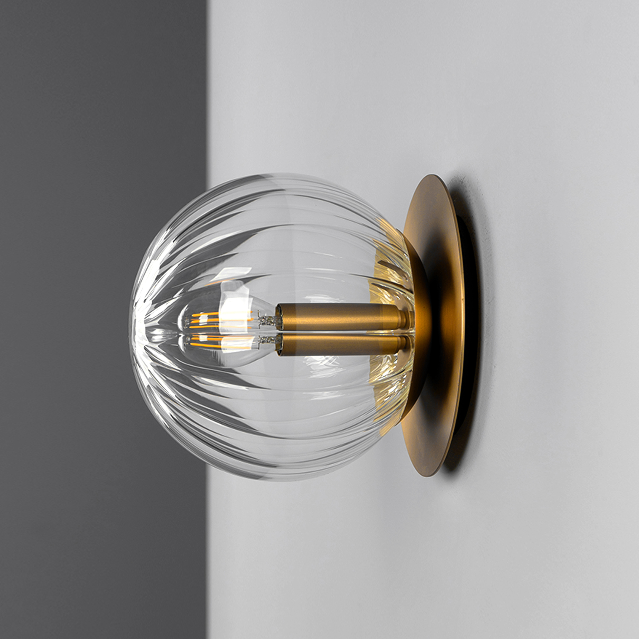 Pulsar Wall Light - Schwung - Luxury Lighting Boutique