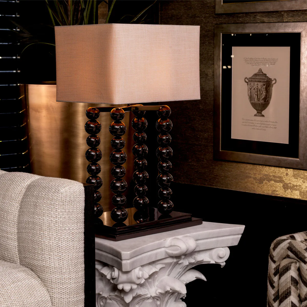 "Table Lamp Bentley by Eichholtz – Luxury and elegant lighting design"