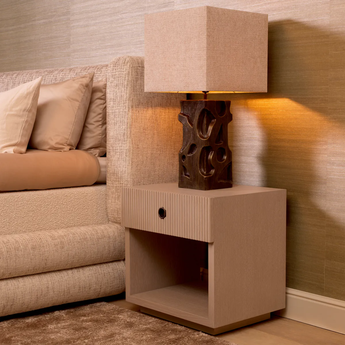 "Table Lamp Enzo by Eichholtz – Elegant and luxurious lighting design"