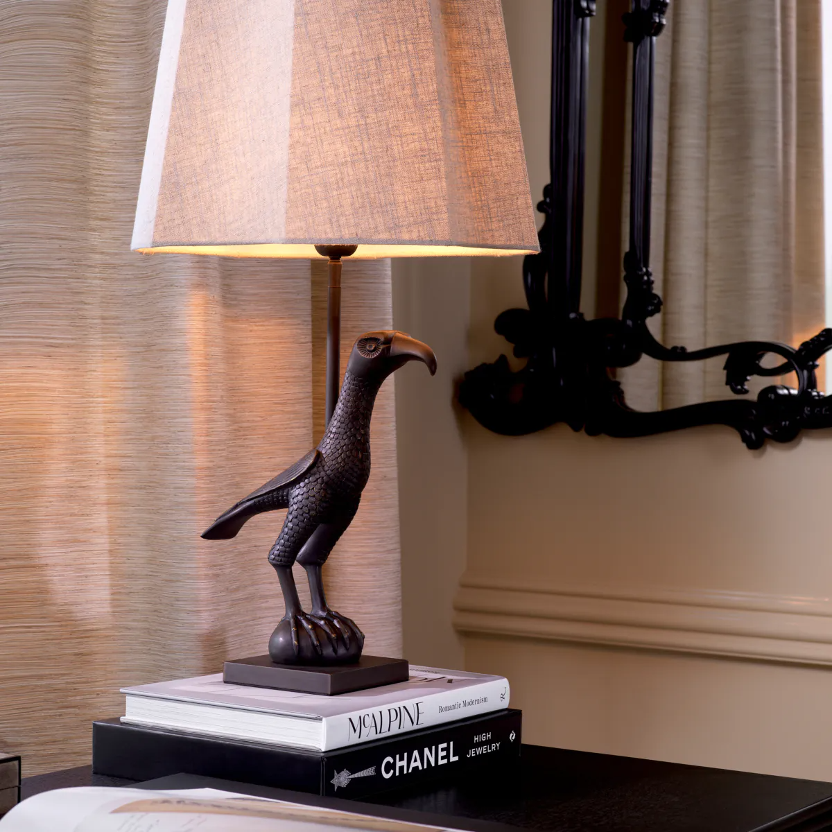"Table Lamp Falcon by Eichholtz – Elegant and luxurious lighting design"