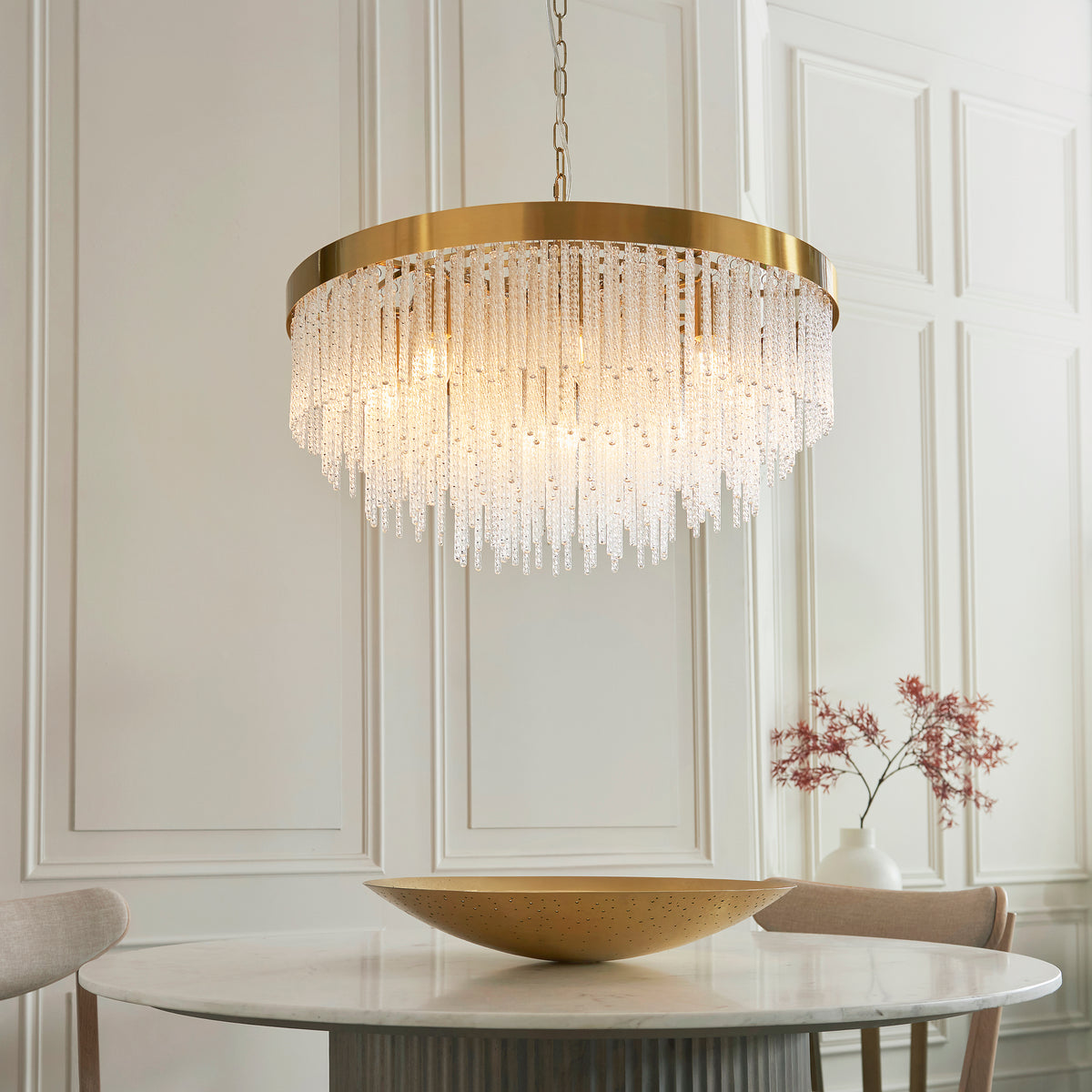 Anistoria Grand 9Lt Pendant creating a dramatic focal point above a sophisticated dining setting