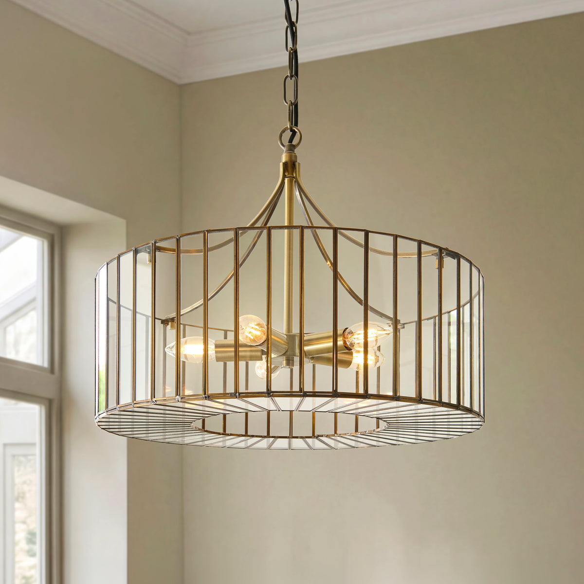 Antalya 5Lt Pendant complementing an elegant modern living space