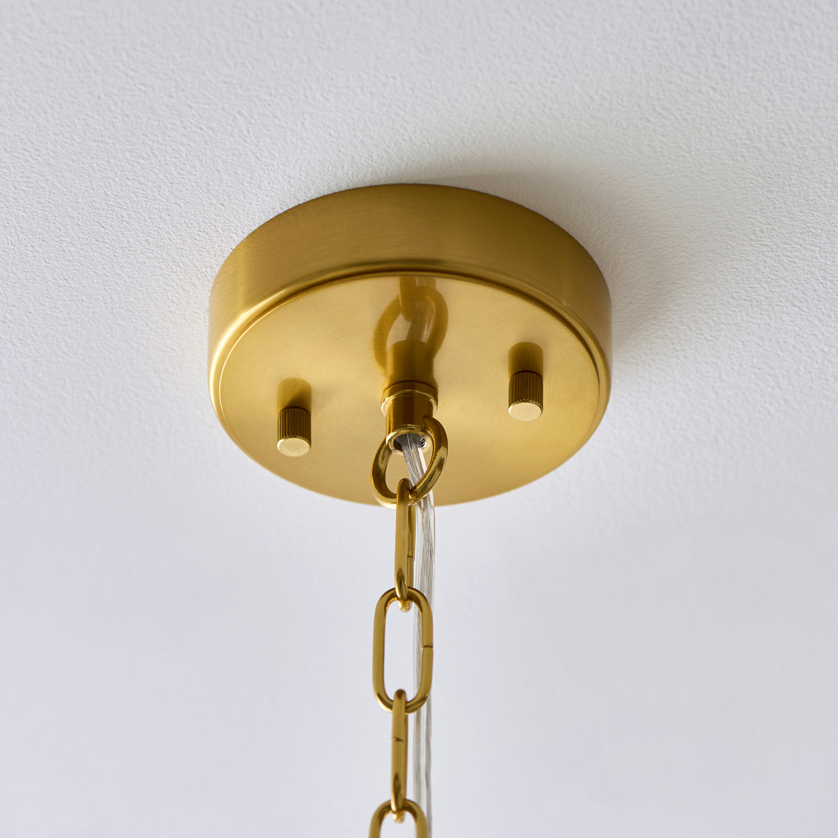 Close-up showcasing the height-adjustable chain and clear cable