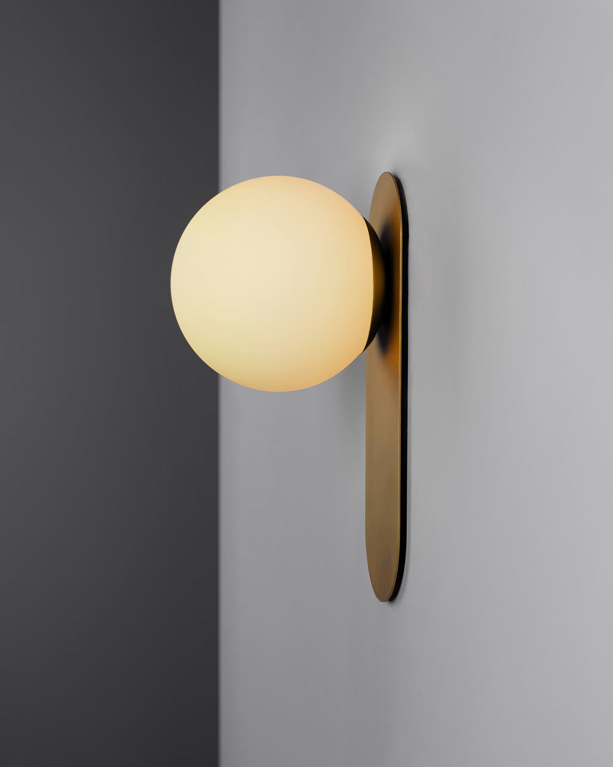 Adrion MD Wall Sconce – Schwung