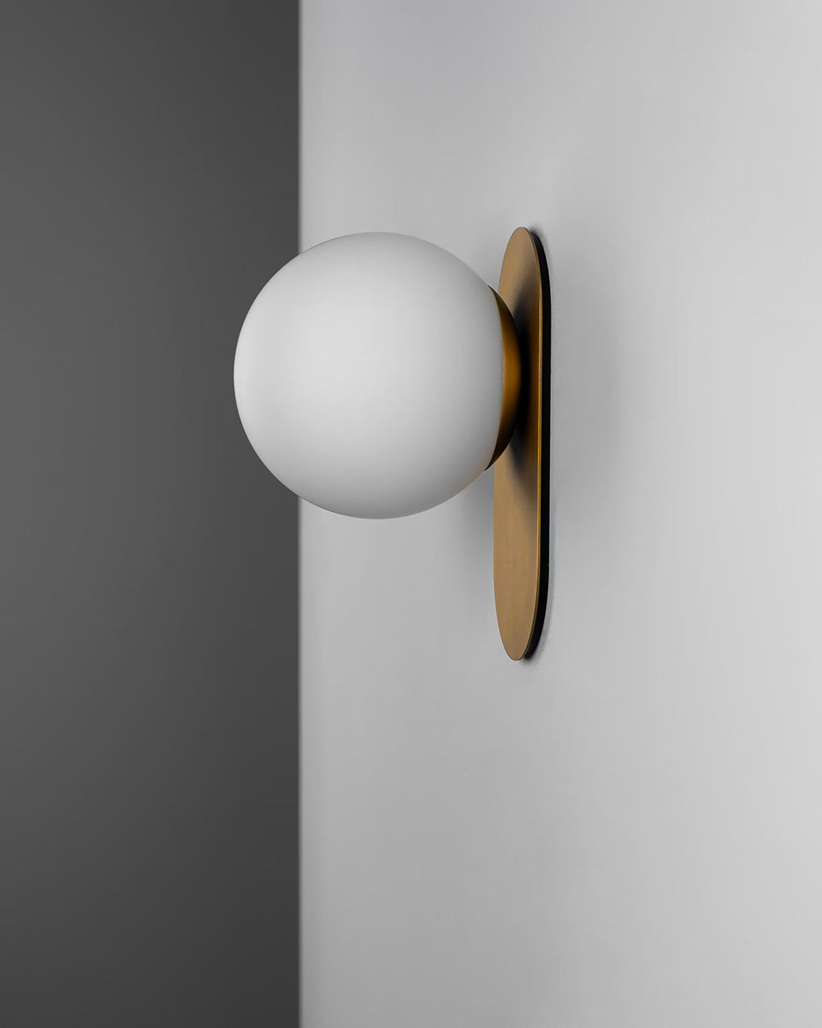 Adrion SM Wall Sconce – Schwung