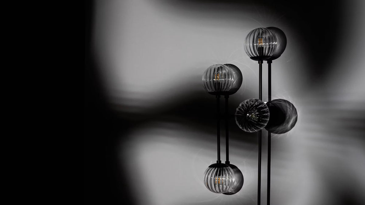 Schwung Armstrong 6 L Wall Sconce premium glass detail