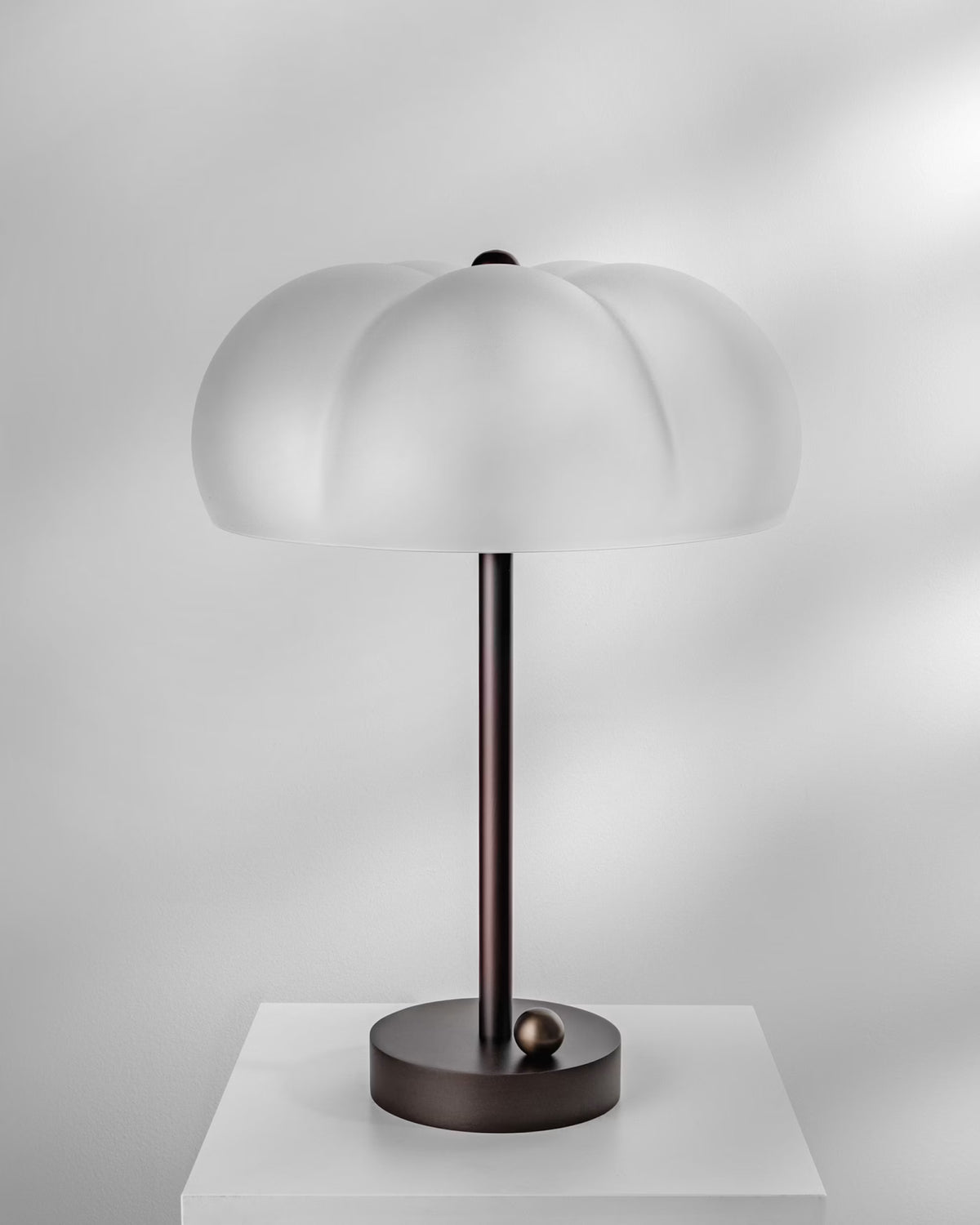 Hana MD Table Lamp – Schwung