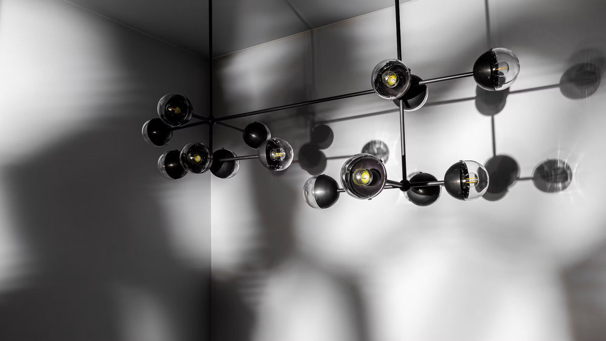 Schwung Molecule Linear B269 spherical glass lampshade detail