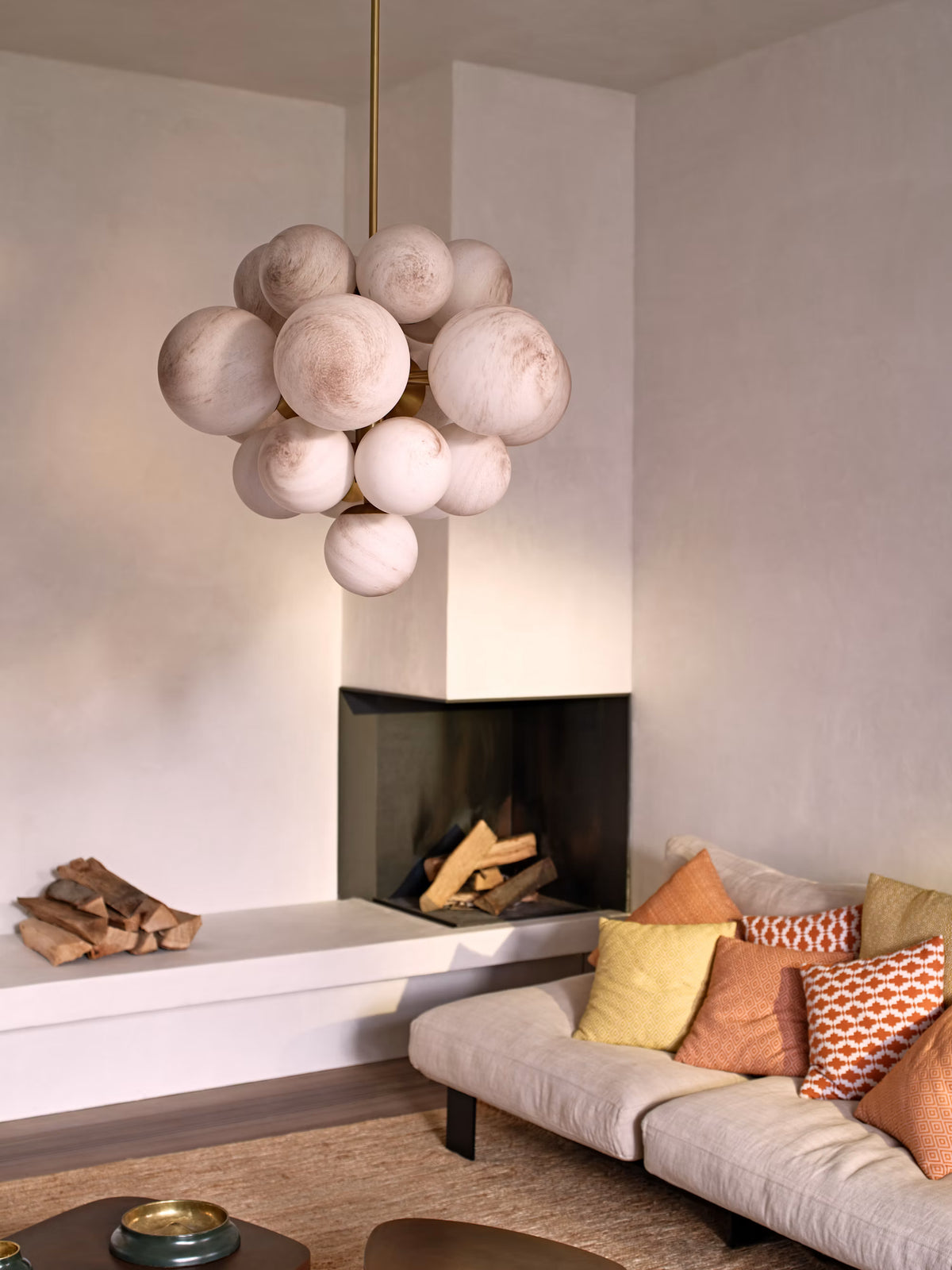 Schwung Nova B430 with spherical glass shade