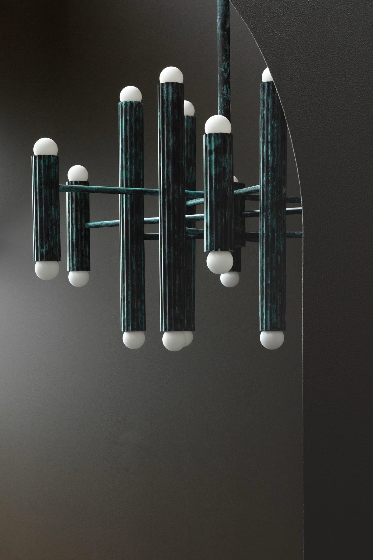 Schwung Vesta Round 24 Chandelier central detail