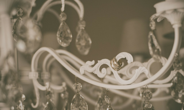 7 Useful Tips to Consider When Buying a Chandelier-Luxury Lighting Boutique