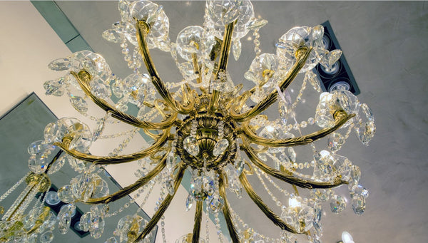 Choosing the best staircase chandelier for your hotel Luxury Lighting Boutique