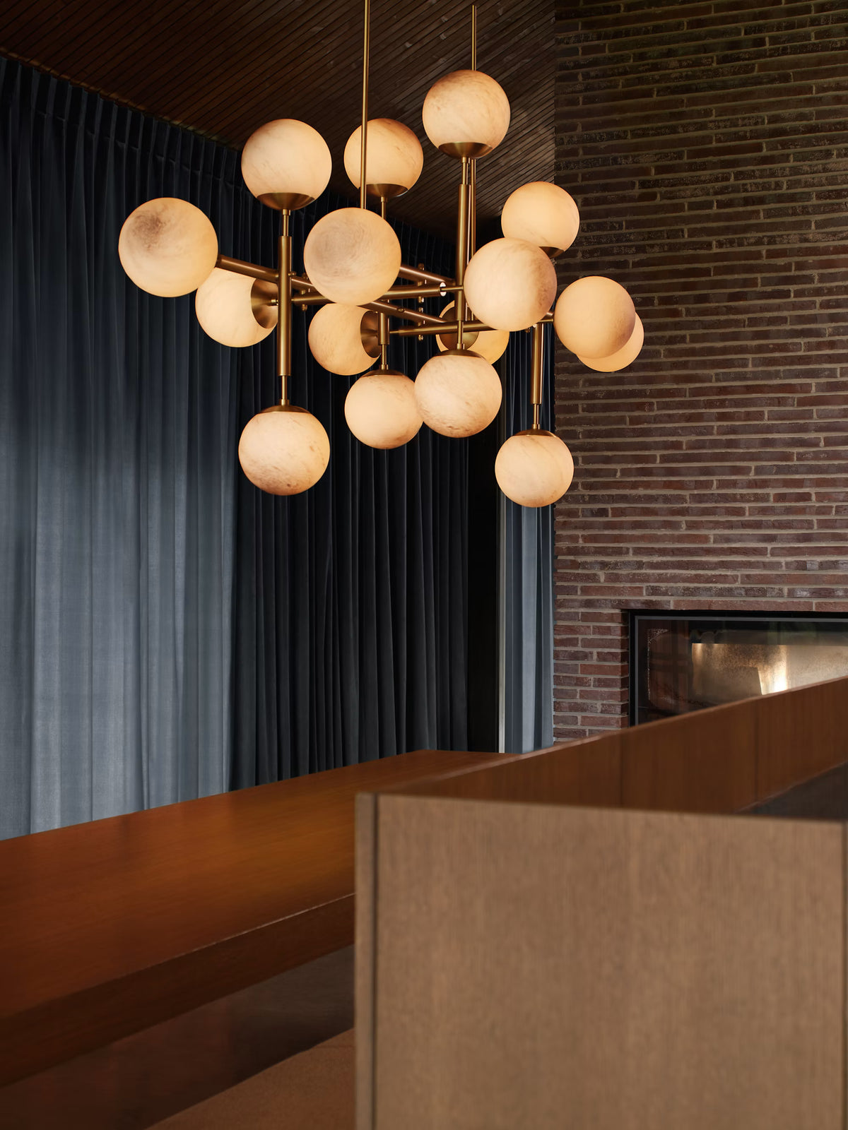 Riegel Chandelier – Schwung