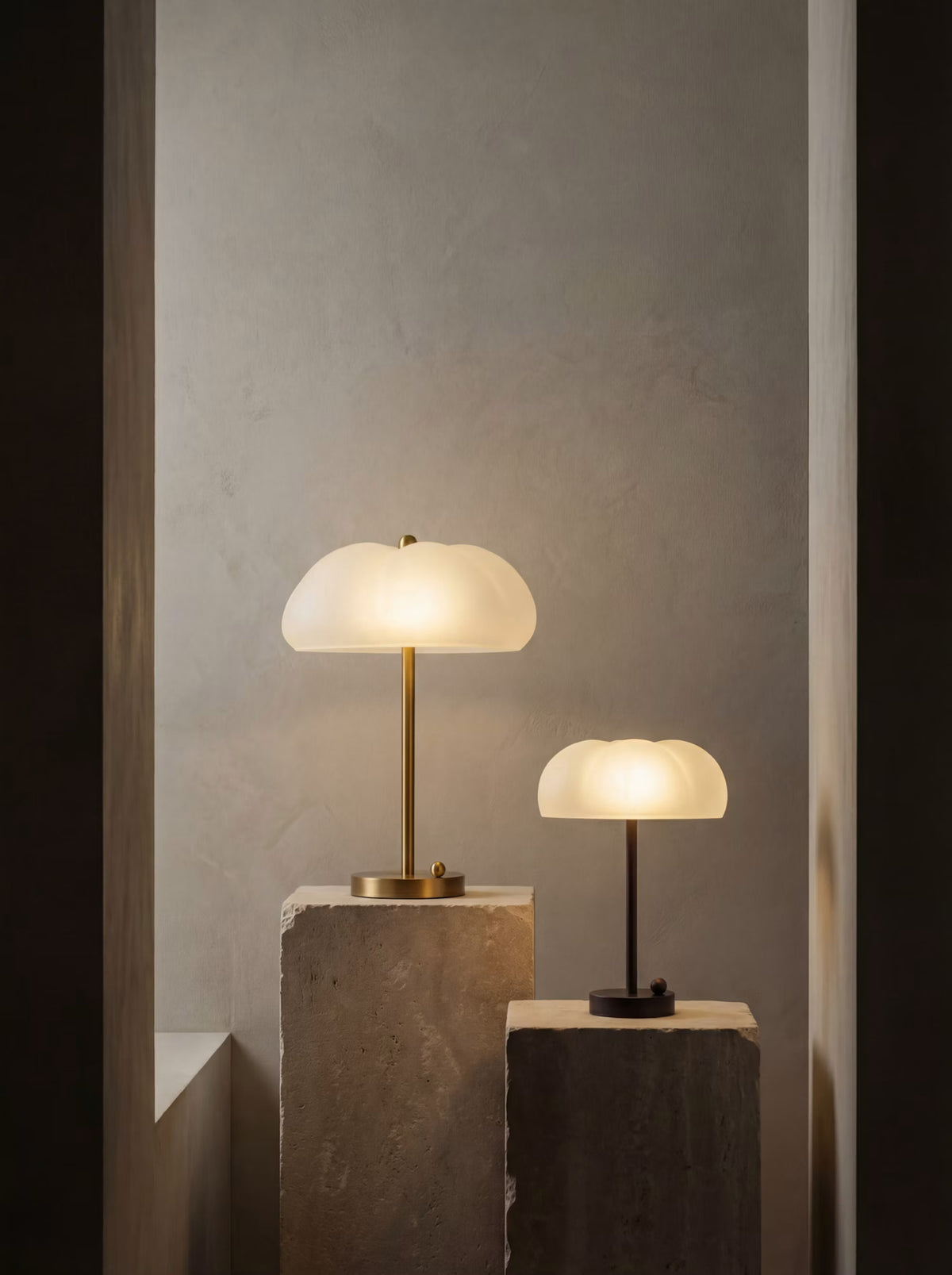 Hana MD Table Lamp – Schwung