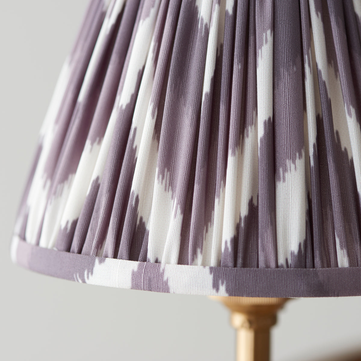 Detailed view of the handmade gathered pleated 16cm Zigzag shade in pearl grey