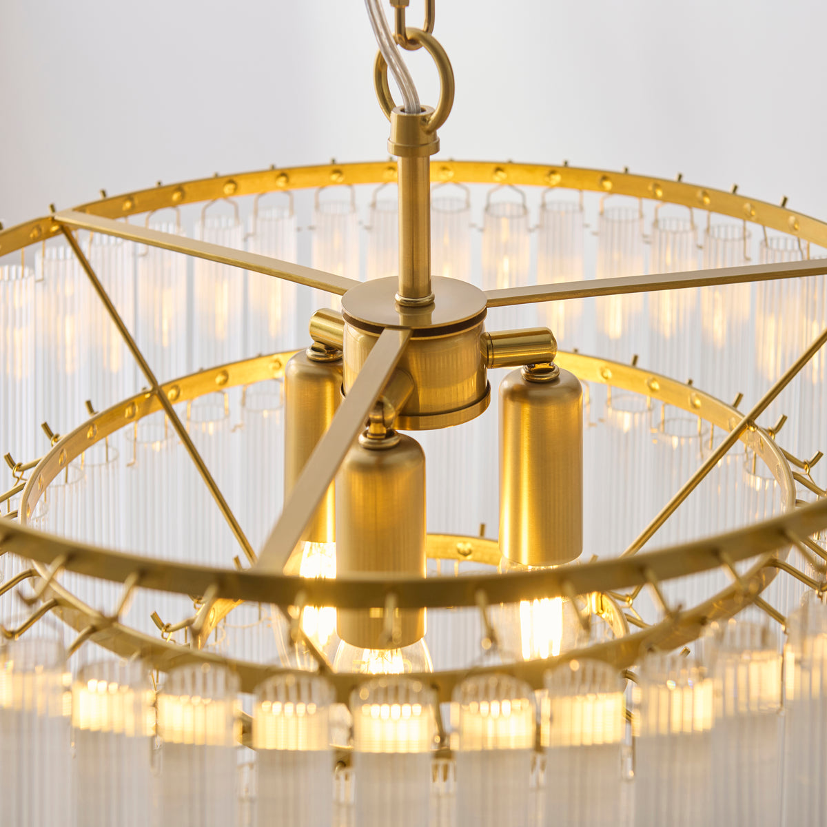Montpellier Pendant showcasing its height-adjustable chain and clear cable