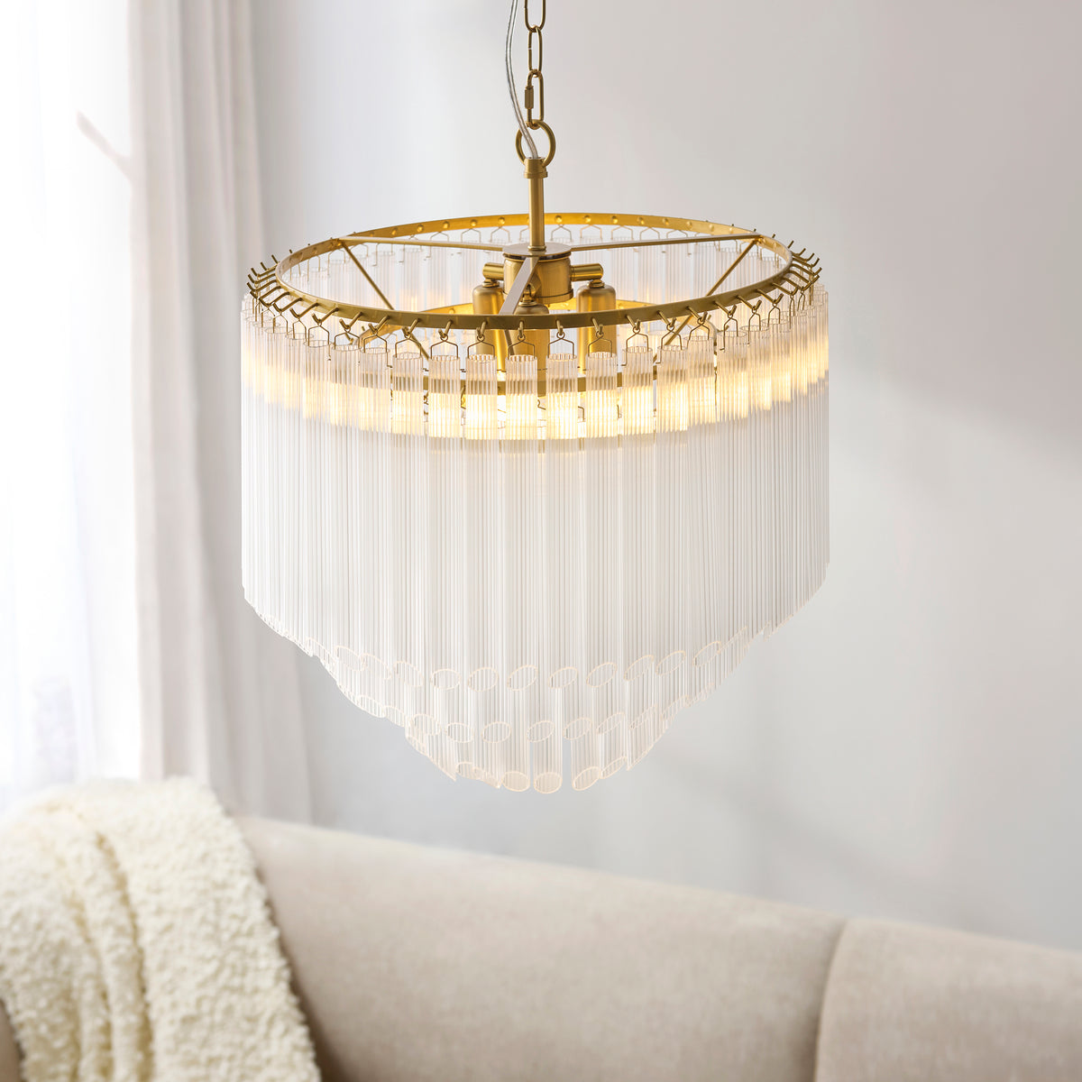 Montpellier 3Lt Pendant creating an elegant focal point above a sophisticated dining setting