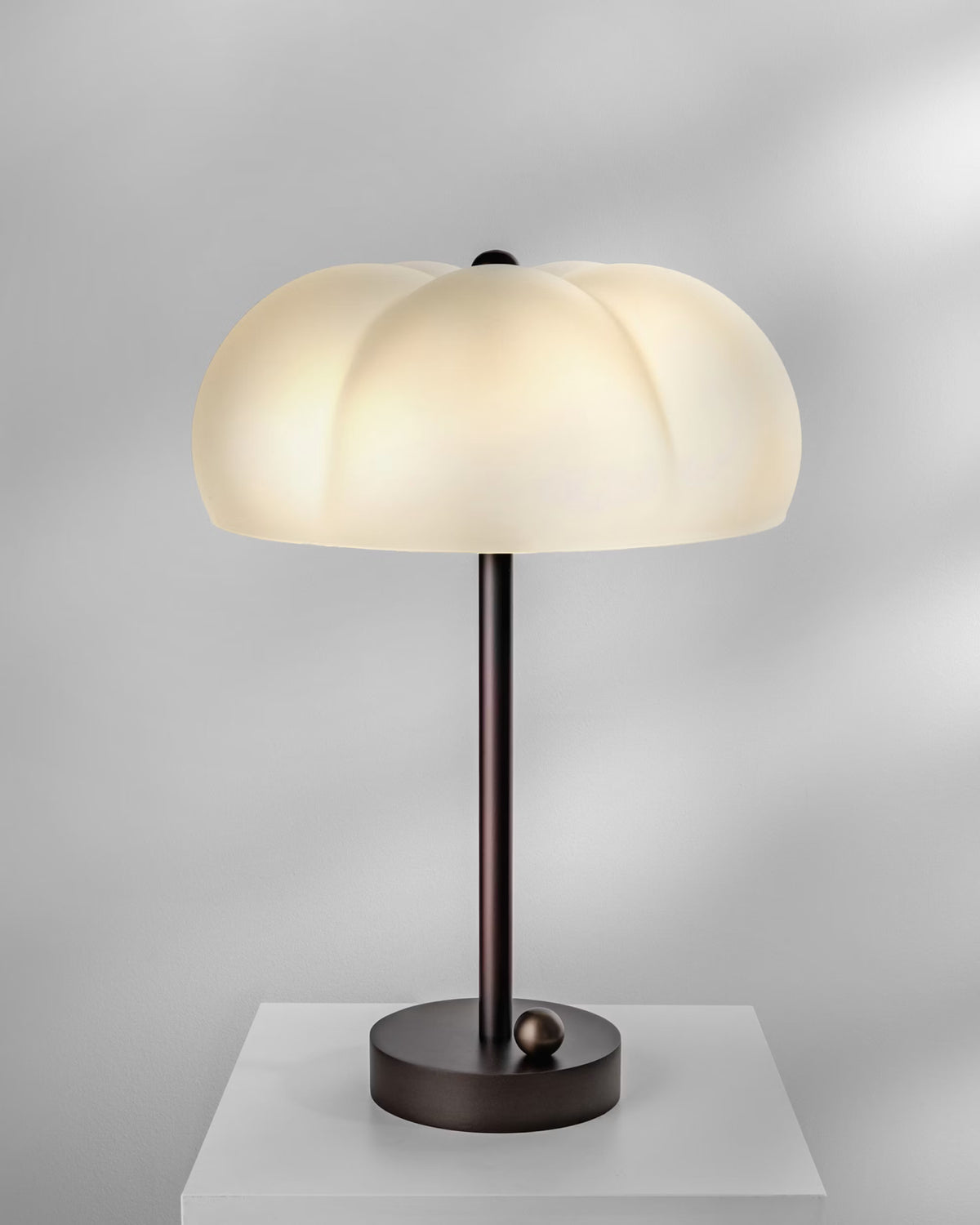 Hana MD Table Lamp – Schwung