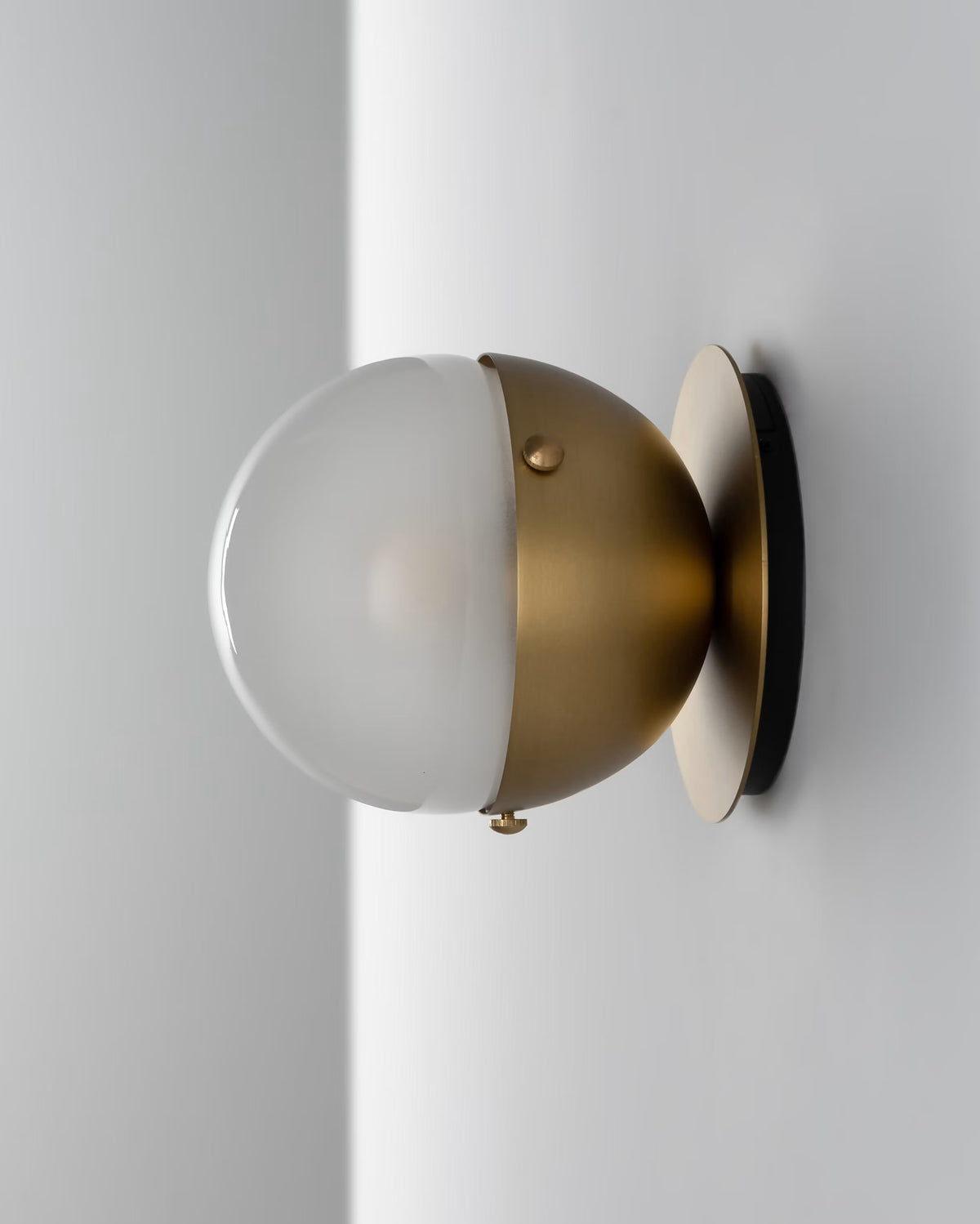 Molecule 1 Wall Sconce – Schwung