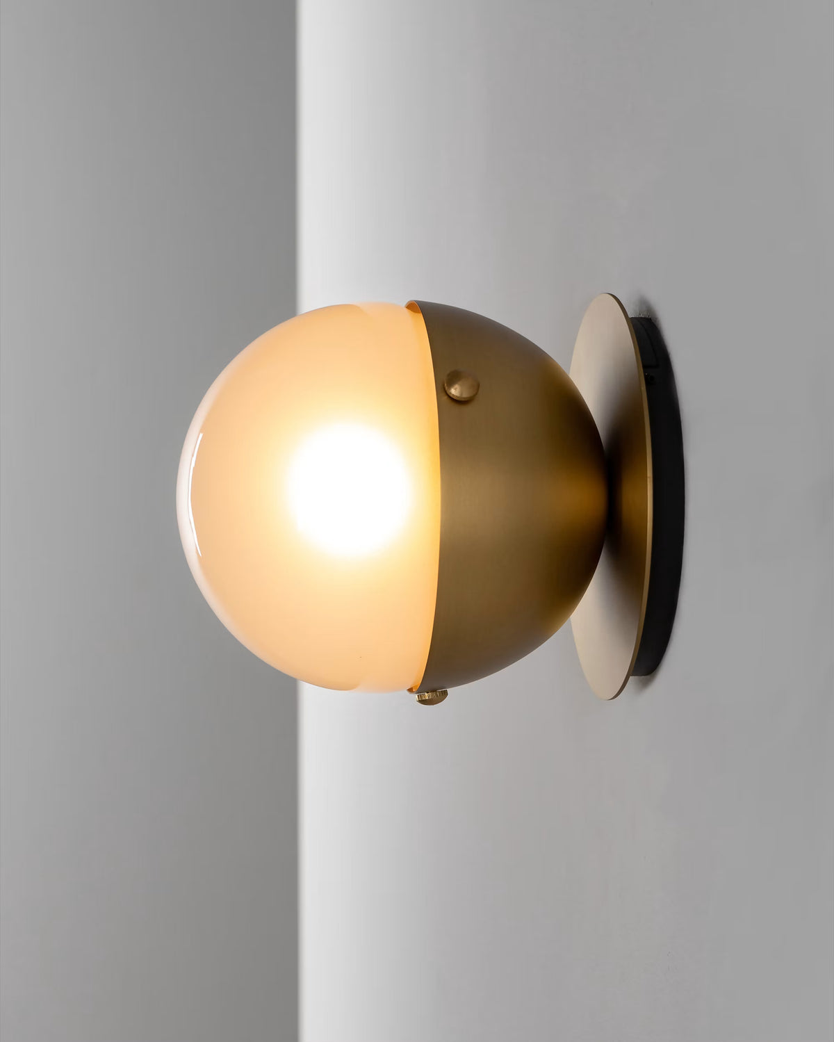 Molecule 1 Wall Sconce – Schwung