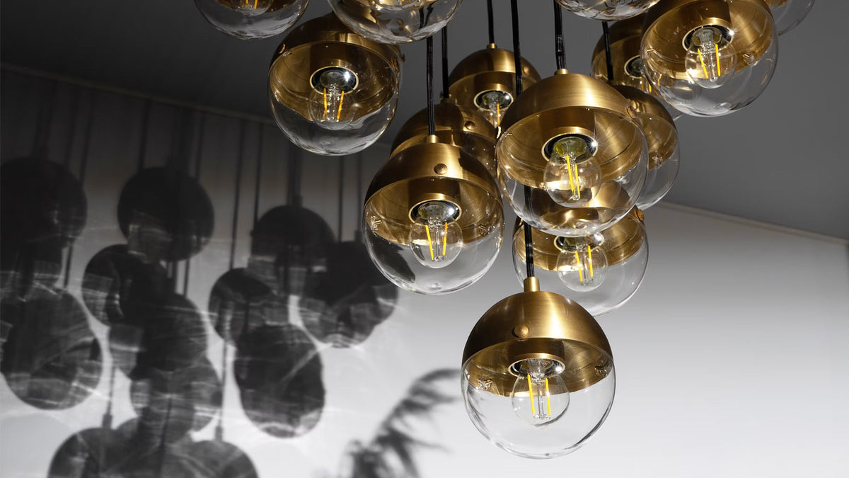 Schwung Molecule Cluster 19 B309 spherical glass lampshade detail