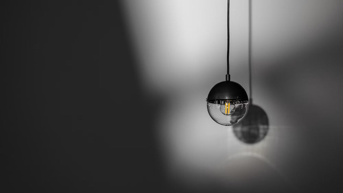 Schwung Molecule Single B223 contemporary pendant light