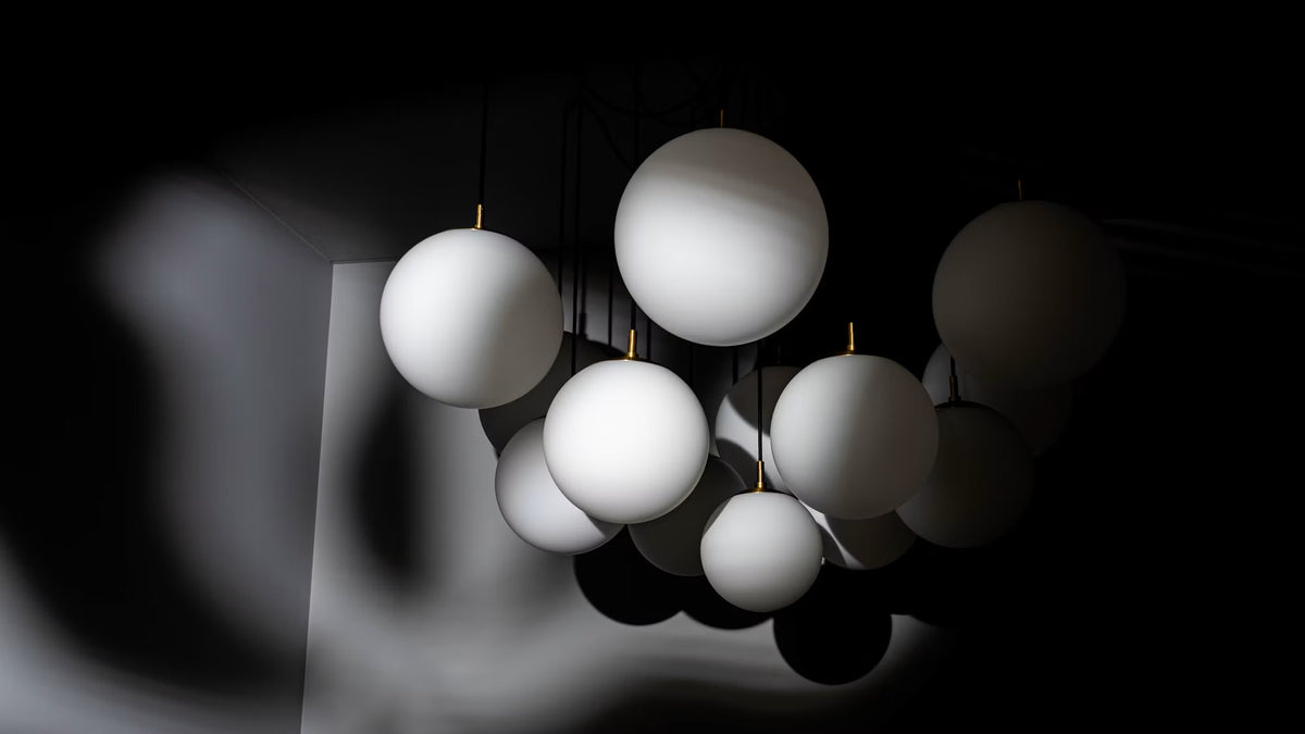 Schwung Spider B568 with spherical glass shades