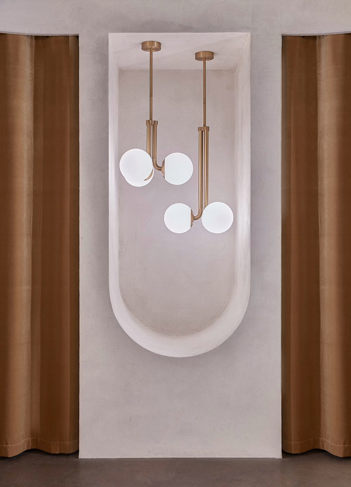 Schwung Tubular MD Chandelier in Lacquered Burnished Brass